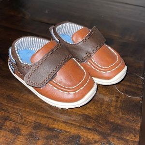 Boys shoes